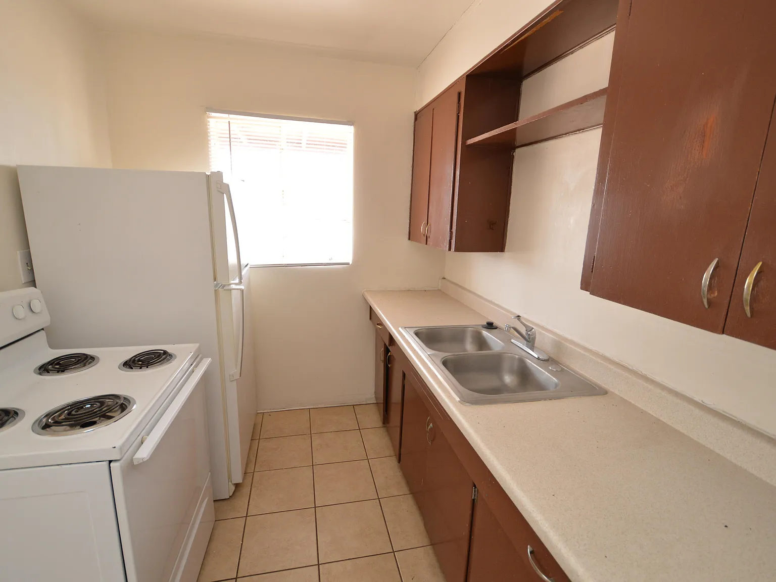 2 bed, 1.0 bath, 750 sqft, $975 — Photo 3