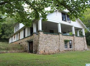 53 School St, Valley Head, AL 35989
