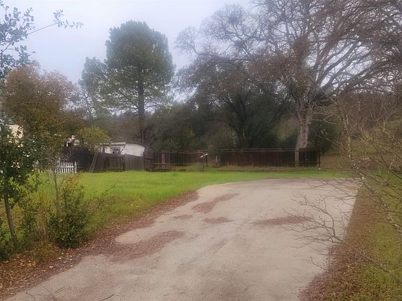 4th image of 878 Sequoia Cir