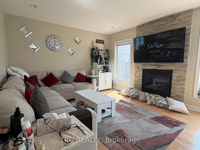 684 Beatrice Dr — Photo 13