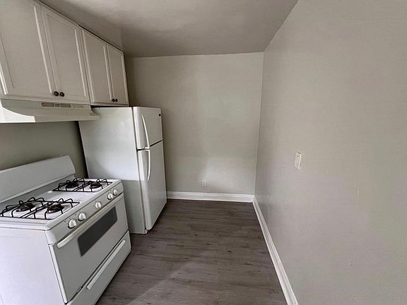 4th image of 849 W 84th St