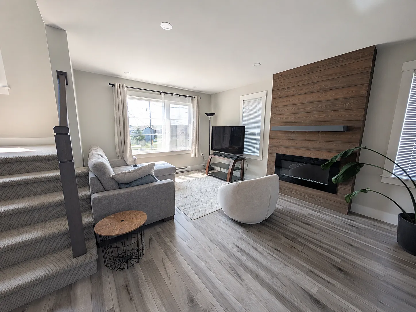 3 bed, 3.5 bath, 2000 sqft, $2,895 — Photo 3