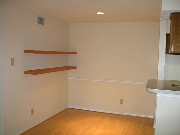 2nd image of 1538 Lincoln Way APT 303A