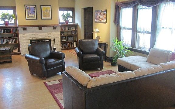 2nd image of 2414 Buchanan St NE