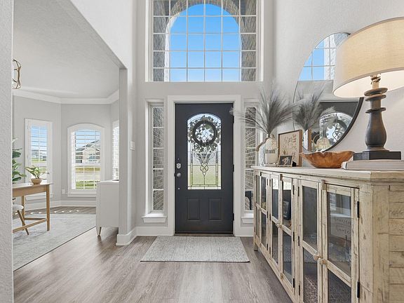 3rd image of 1702 Twin Oaks Cir