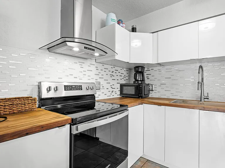 10437 Cirimoya Ln — Photo 17