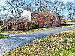 10 Gerald Dr, Saint Charles, MO