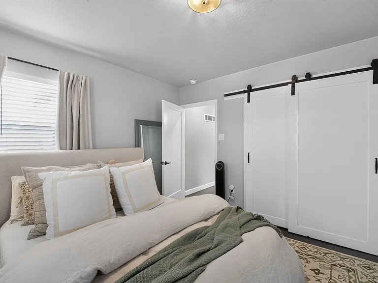 2615 W Caithness Pl — Photo 19