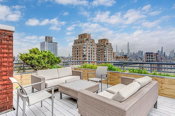 Sold by Christie's International Real Estate Group, LLC | media 25