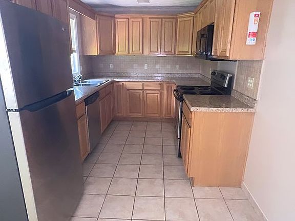 3rd image of 206 Webb Rd