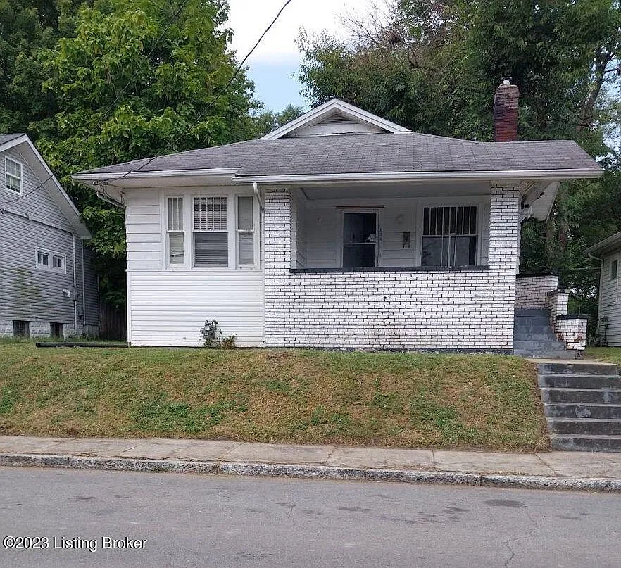 834 Midway Ave photo 1