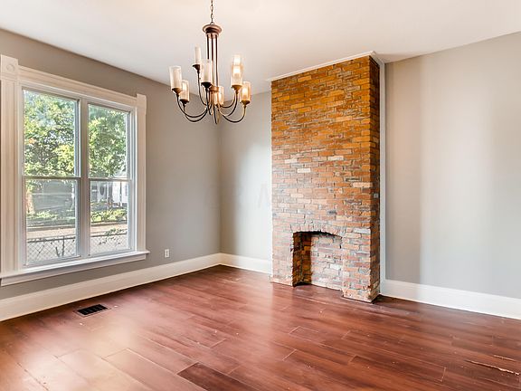 2nd image of 2180 Margaret Ave