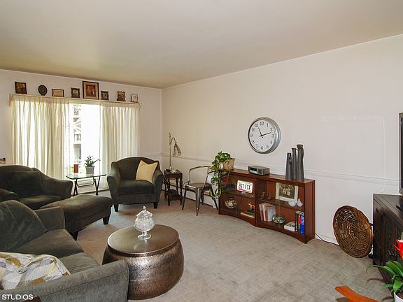 3rd image of 1021 Washington Blvd APT 201