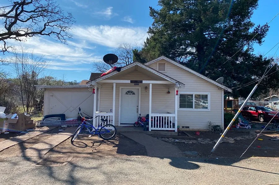 15881 Douglas St photo 1