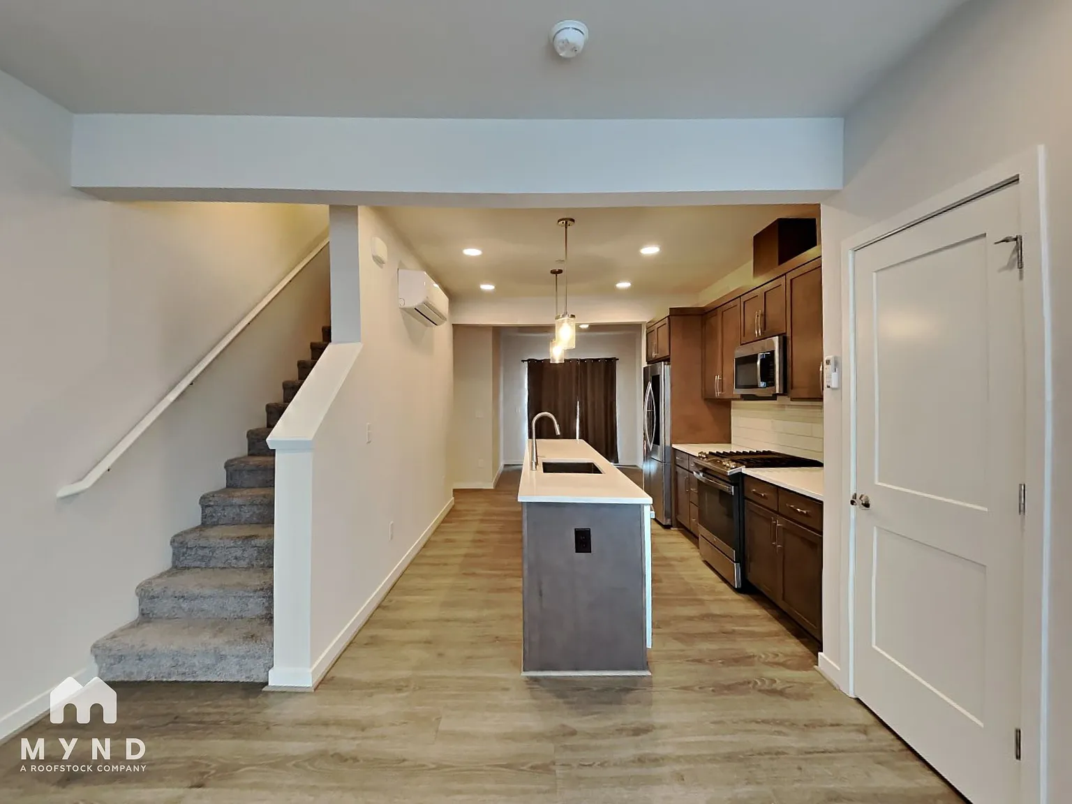 2 bed, 2.5 bath, 1192 sqft, $2,995 — Photo 4
