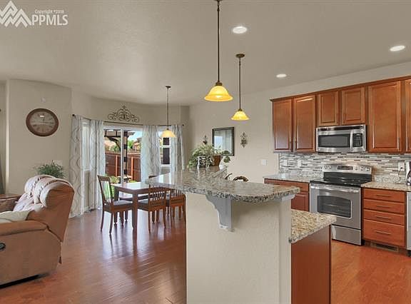 4th image of 10286 Abrams Dr