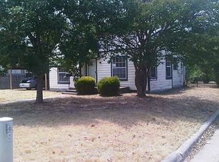 823 N Hall St, Lancaster, TX 75146