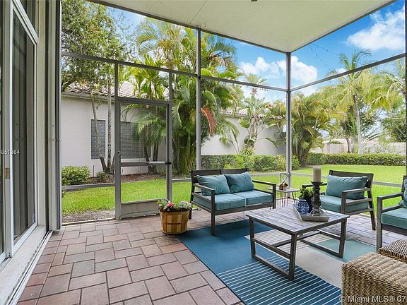 5th image of 2521 Bay Pointe Ct