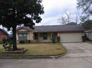 5811 Chinaberry Dr, Houston, TX 77092