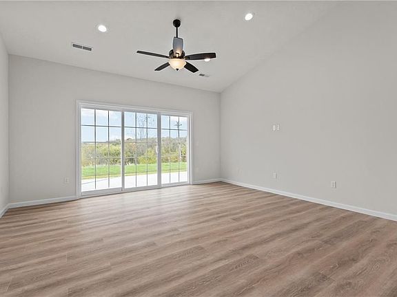 4th image of 334 Cherokee Dr