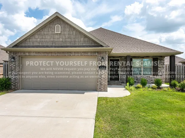 4765 W Wales Dr, Fayetteville, AR 72704