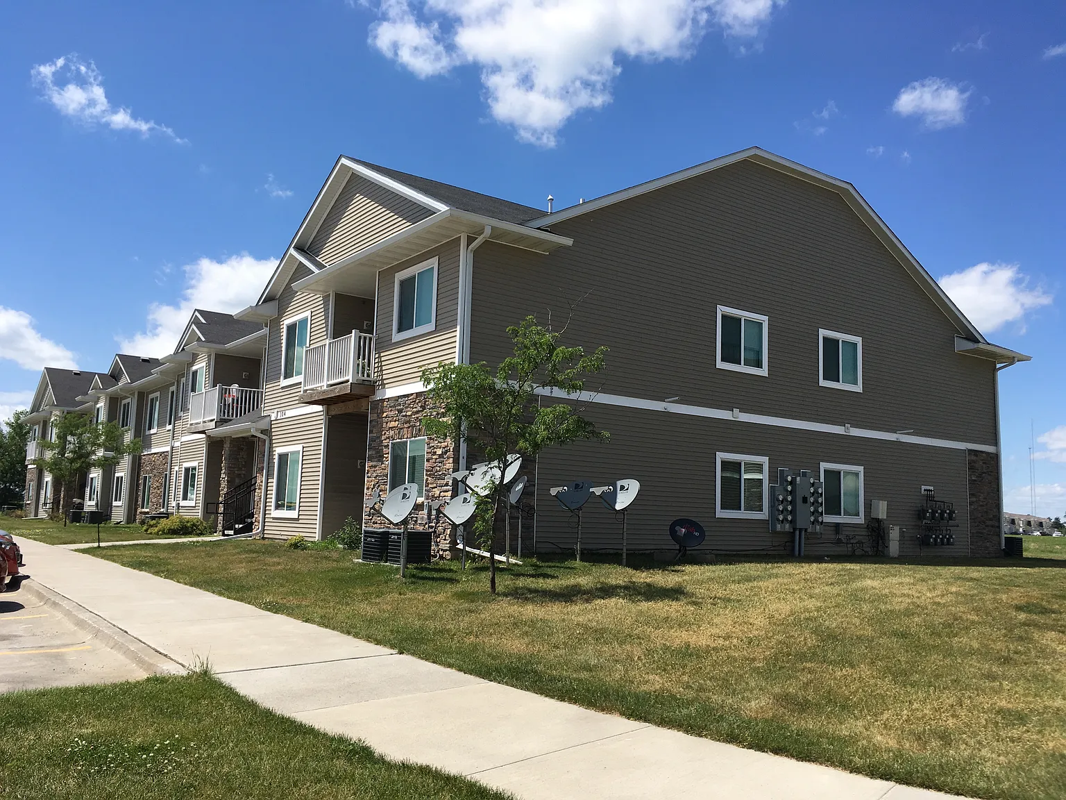 Avondale Trace Condos — Photo 3