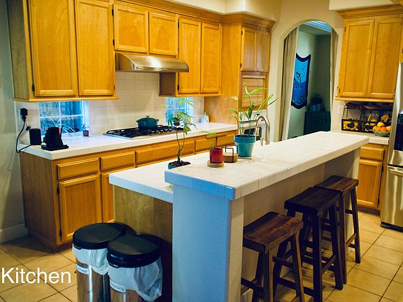 3rd image of 569 Jorgensen St