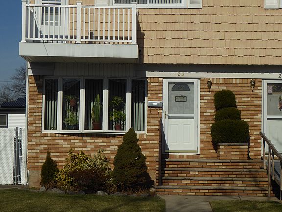 2nd image of 23 E Stroud Ave