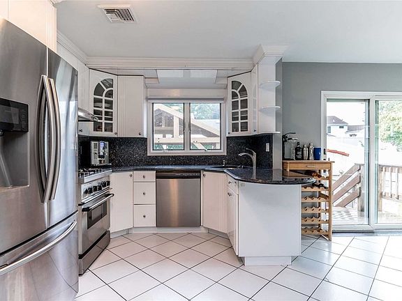 5th image of 56 Porter Pl