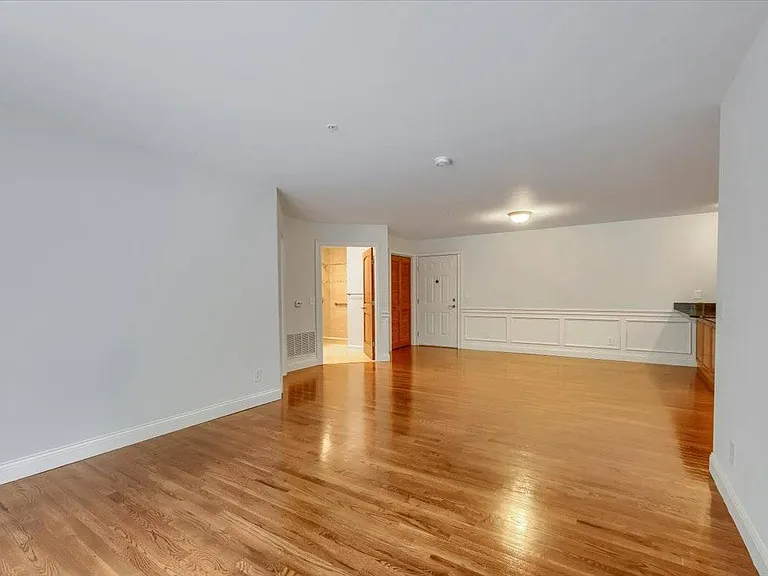 Stewart Woods Apartments — Photo 8