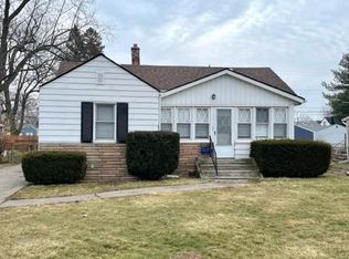 25240 Ford St, Roseville, MI