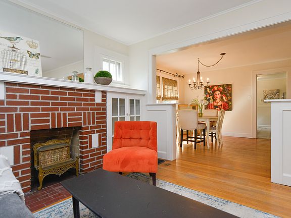 4th image of 5946 University Ave