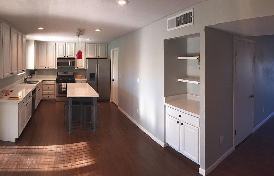 Living Spaces: Kitchen/Dining/Family