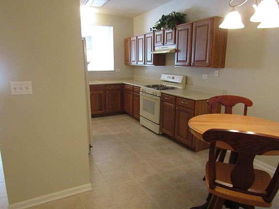4th image of 2135 Vanderbilt Dr #2135