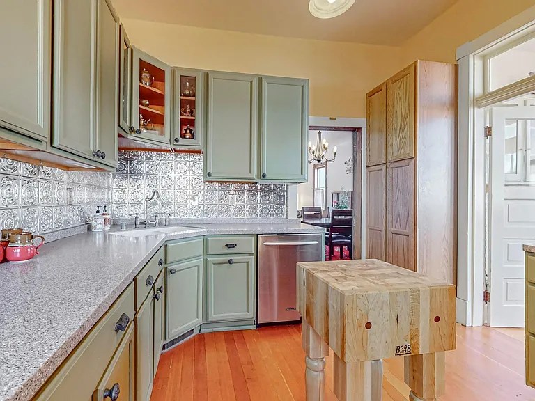 115 Elm St NE — Photo 12