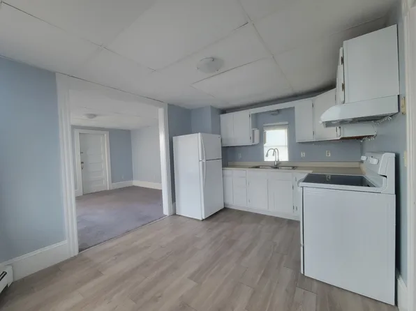 303 Bay St APT 5, Taunton, MA 02780