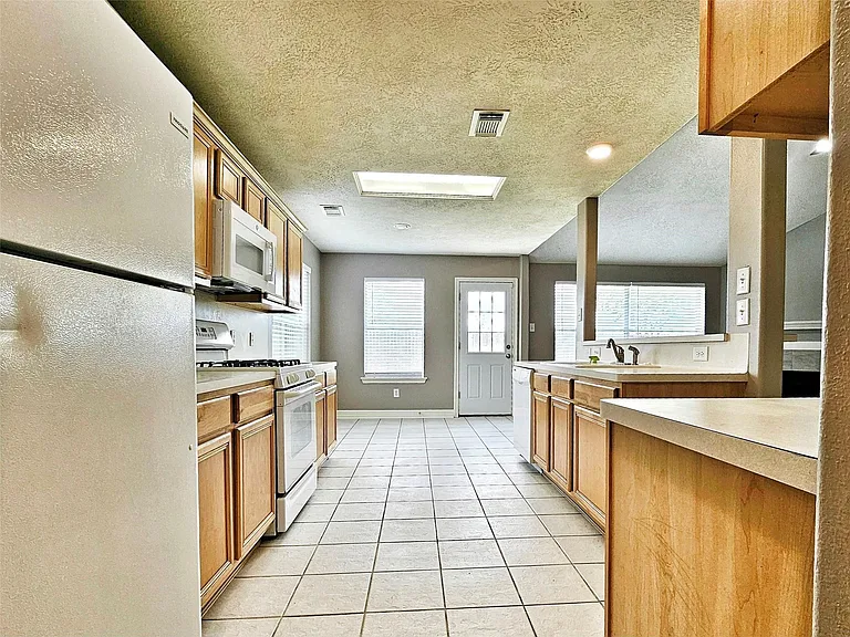 20503 Hidden Point Ln — Photo 4