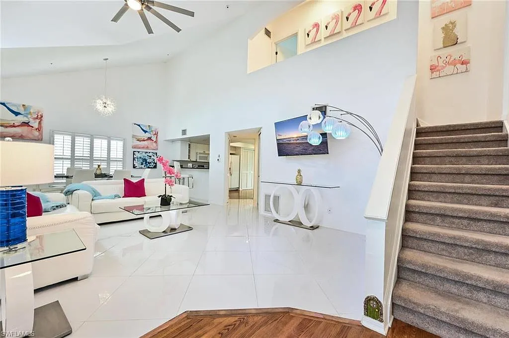 2 bed, 2.0 bath, 1585 sqft, $5,650 — Photo 3