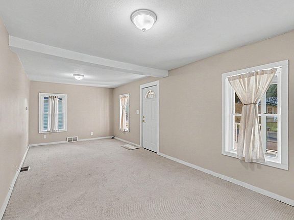 4th image of 32 Liberty St