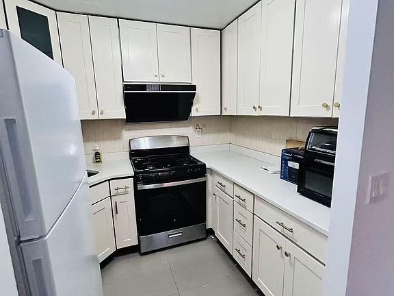 4th image of 3808 147th St APT C2