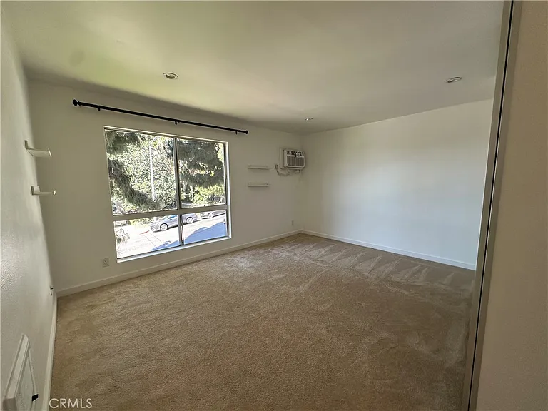 1222 N Olive Dr — Photo 5