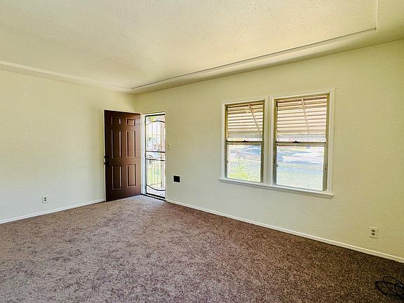 4th image of 2828 N Sierra Way