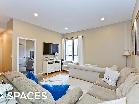 3rd image of 3223 N Sheffield Ave #1OB