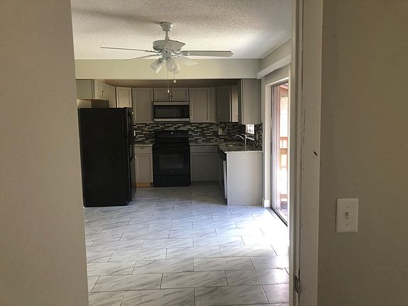 3rd image of 1510 Sandalwood Dr #1510