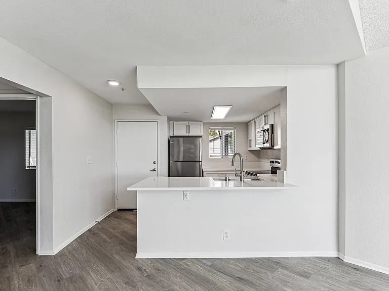 Newport Palms Apartments — Photo 11
