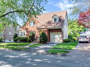 12 Glendale Rd, Marblehead, MA 01945