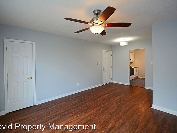 5th image of 1161 Poplar Ave APT 14