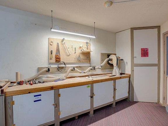 4th image of 132 Demont Ave E APT 120