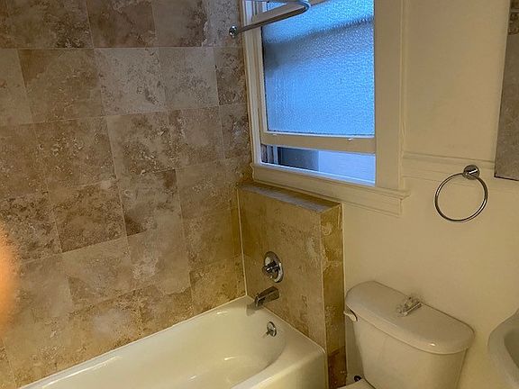 3rd image of 1067 Valencia St APT 3