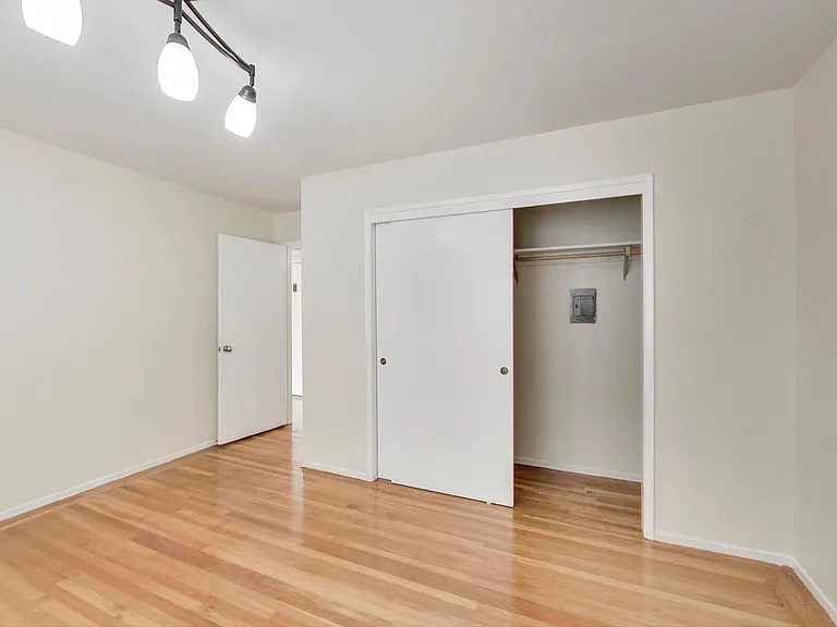 1220 Hayes St #5 — Photo 11